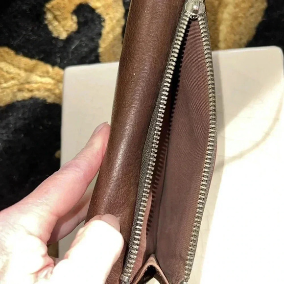 Fossil Women’s Dark Brown Leather Wallet 5 Slots for Cash, 12 Credit Cards - Picture 9 of 15